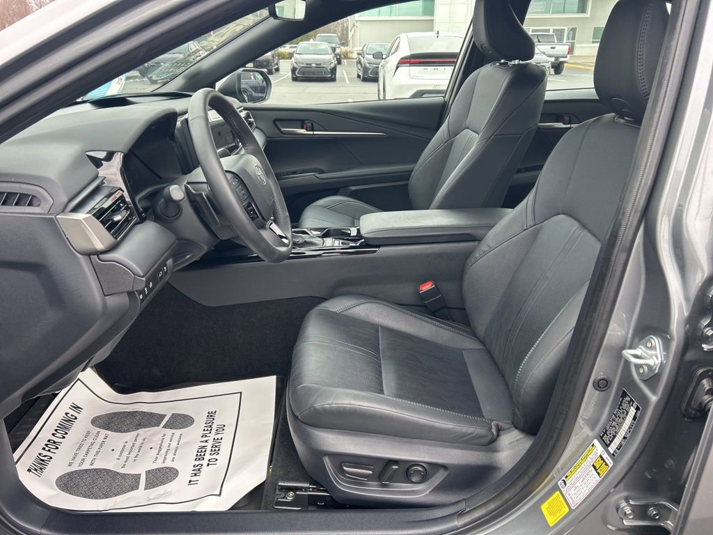 Used 2025 Toyota Camry XSE image 2