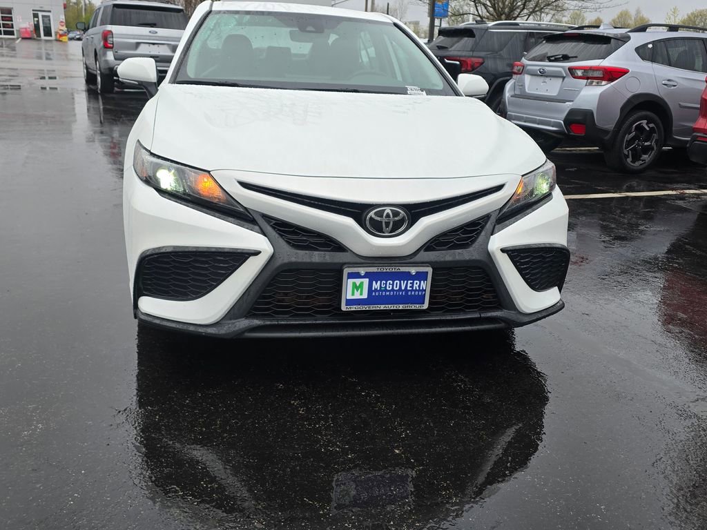 Used 2023 Toyota Camry SE AWD/4WD image 9