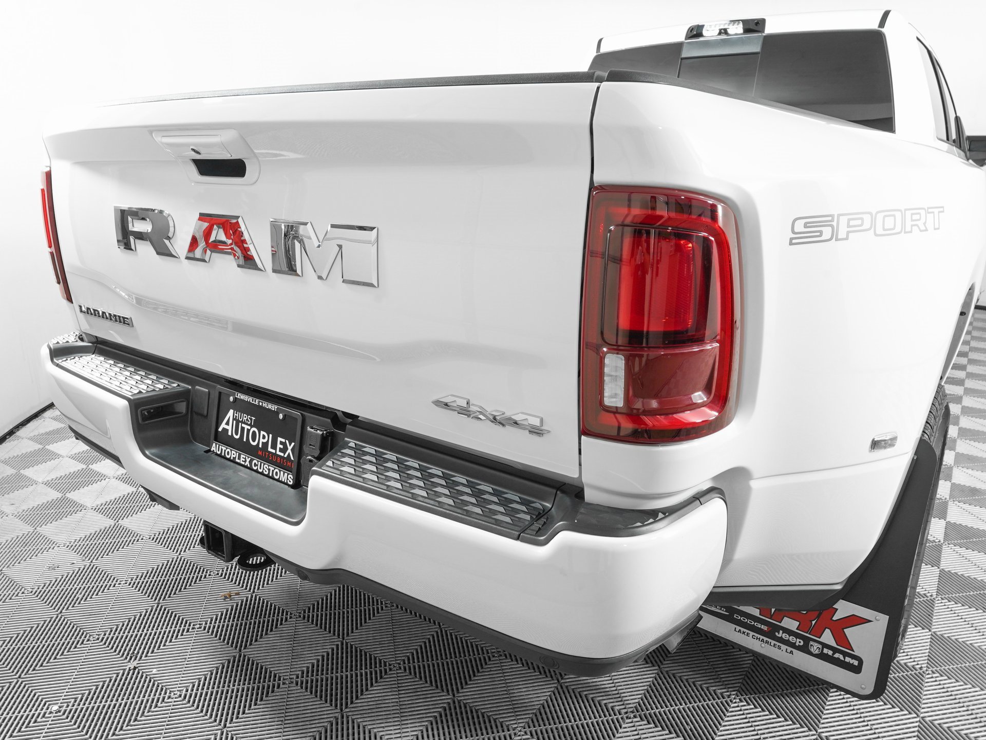 Used 2025 RAM 3500 Laramie w/ Sport Appearance Package image 33