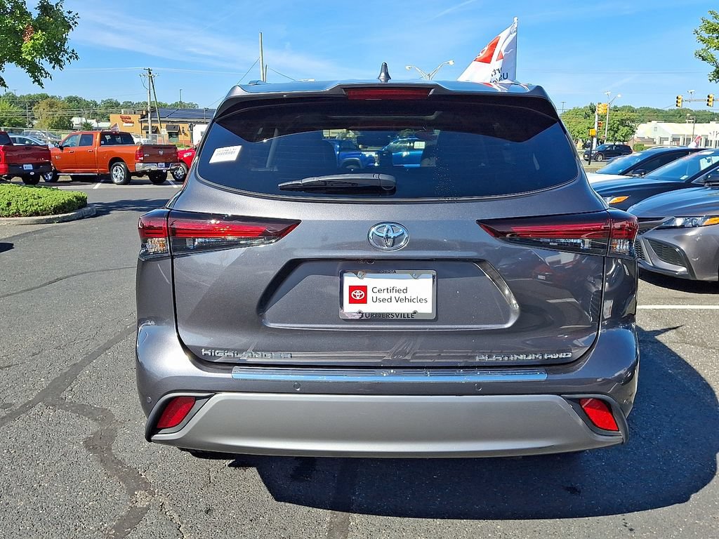 Used 2025 Toyota Highlander Platinum AWD/4WD image 5