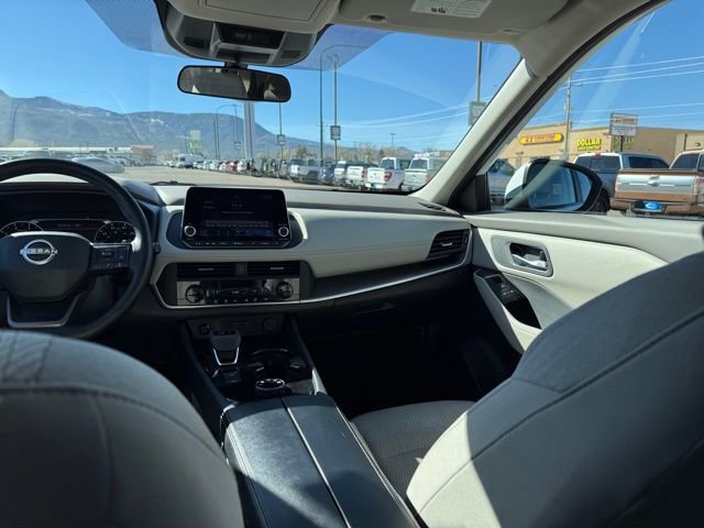 Used 2025 Nissan Rogue SV image 19