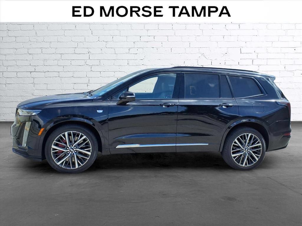 Used 2023 Cadillac XT6 Sport w/ Technology Package AWD/4WD image 2