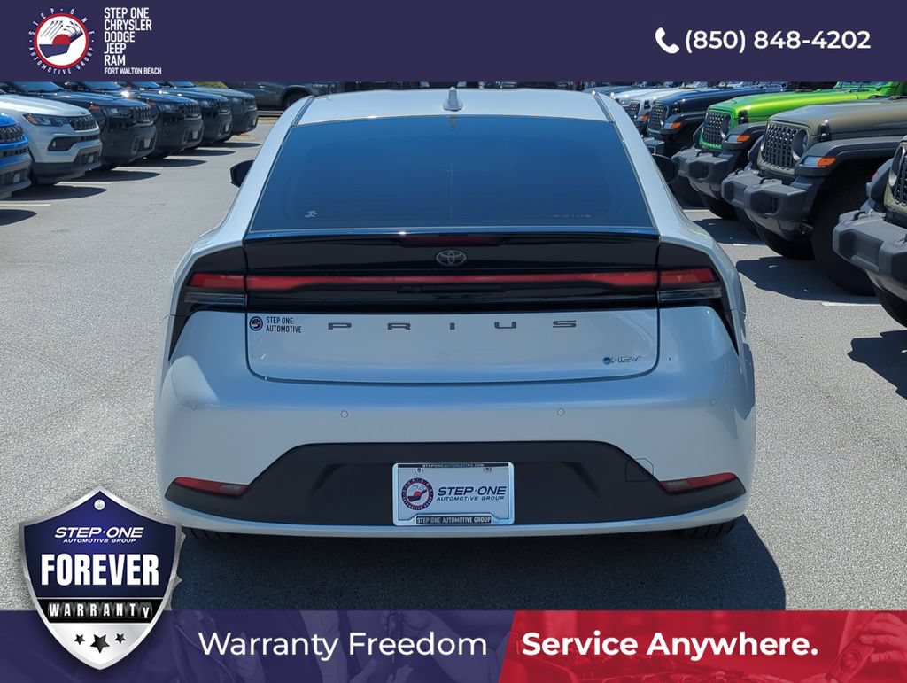 Used 2025 Toyota Prius LE FWD image 5