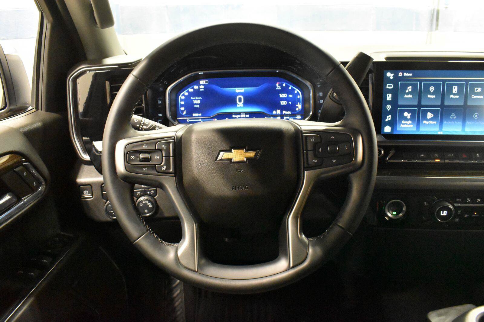 Used 2024 Chevrolet Silverado 1500 LT AWD/4WD image 6