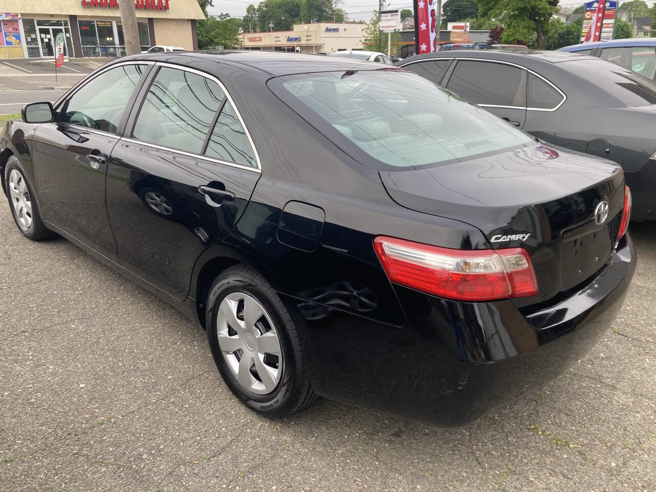 Used 2009 Toyota Camry LE image 4