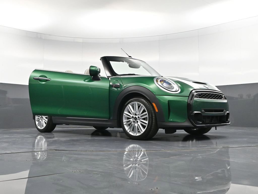 Used 2024 MINI Cooper S w/ Signature Upholstery Package image 39