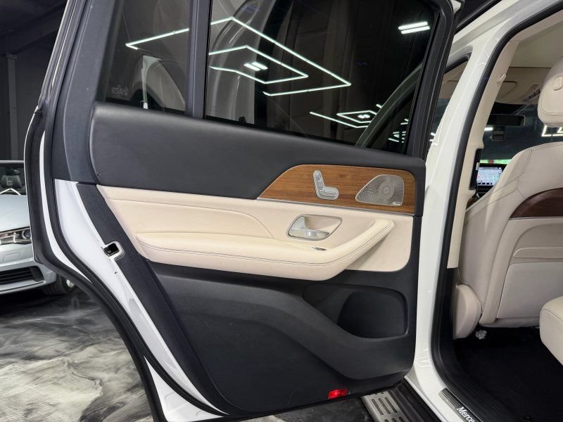 Used 2021 Mercedes-Benz GLS 580 4MATIC image 26