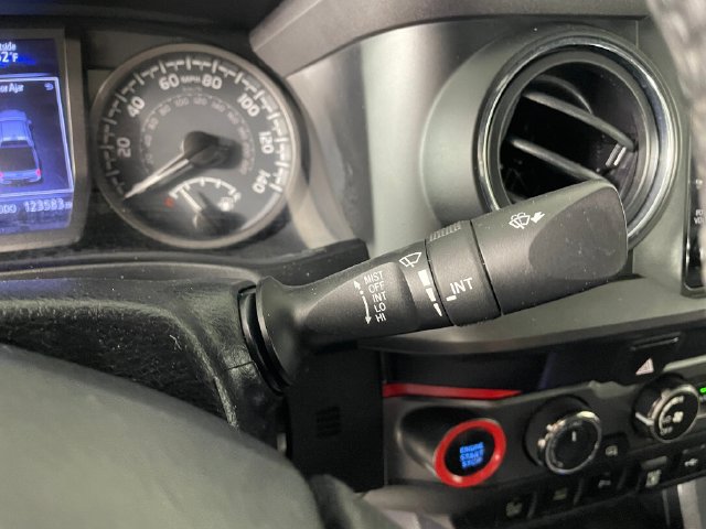 Used 2020 Toyota Tacoma TRD Sport w/ Technology Package AWD/4WD image 12