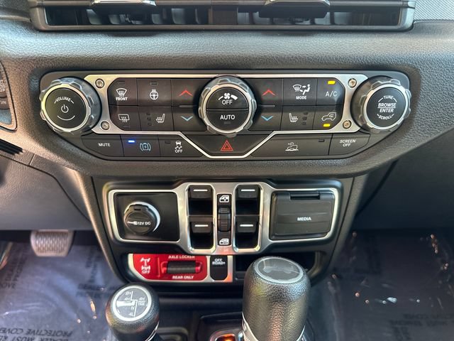 Used 2024 Jeep Wrangler Unlimited AWD/4WD image 35