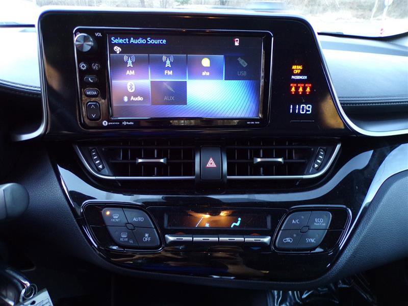 Used 2018 Toyota C-HR XLE image 33