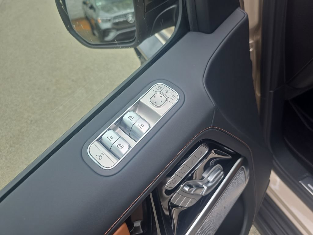 New 2027 Mercedes-Benz G 63 AMG 4MATIC image 11
