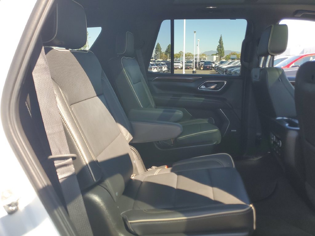Used 2021 Chevrolet Tahoe Premier w/ Premium Package AWD/4WD image 28