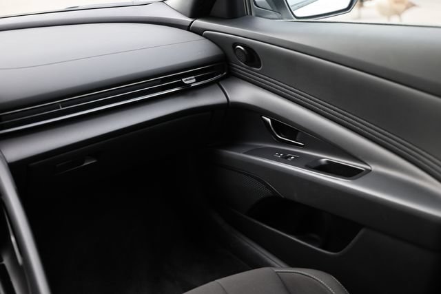 Certified 2025 Hyundai Elantra SEL FWD image 27