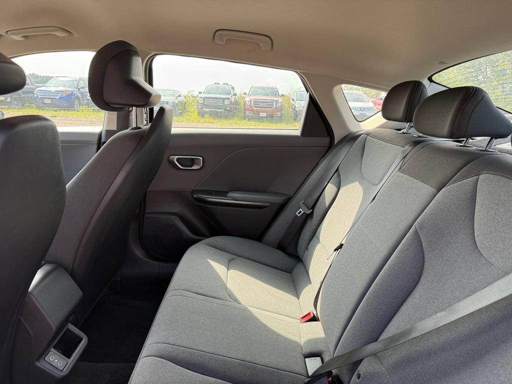 Used 2025 Kia K4 FWD image 15