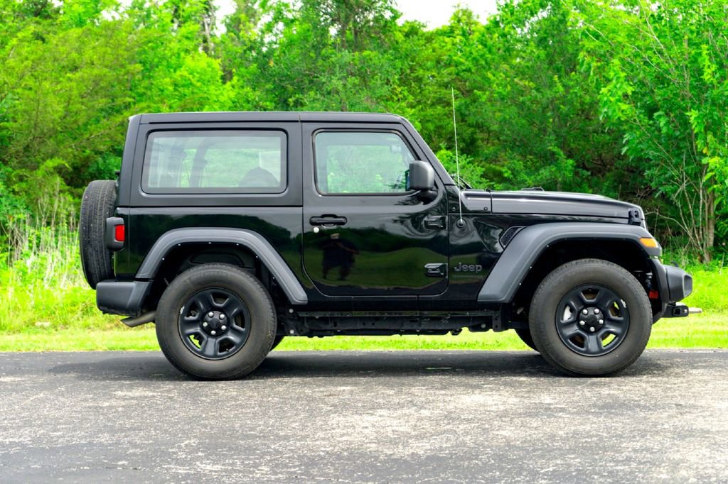 Used 2023 Jeep Wrangler Sport AWD/4WD image 6