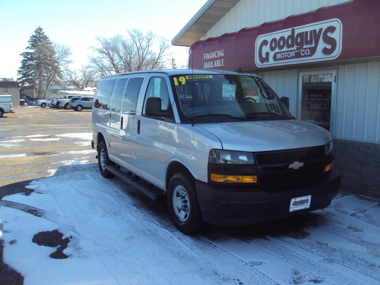 Used 2019 Chevrolet Express 3500 LS RWD image 2