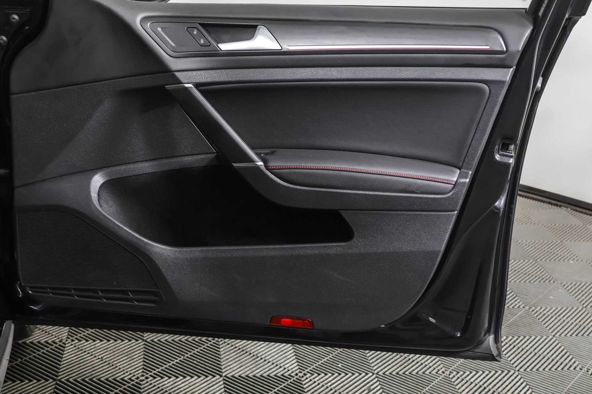 Used 2020 Volkswagen GTI Autobahn image 48