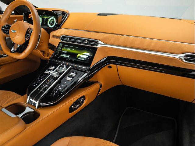 Used 2025 Aston Martin V8 Vantage Coupe RWD image 30
