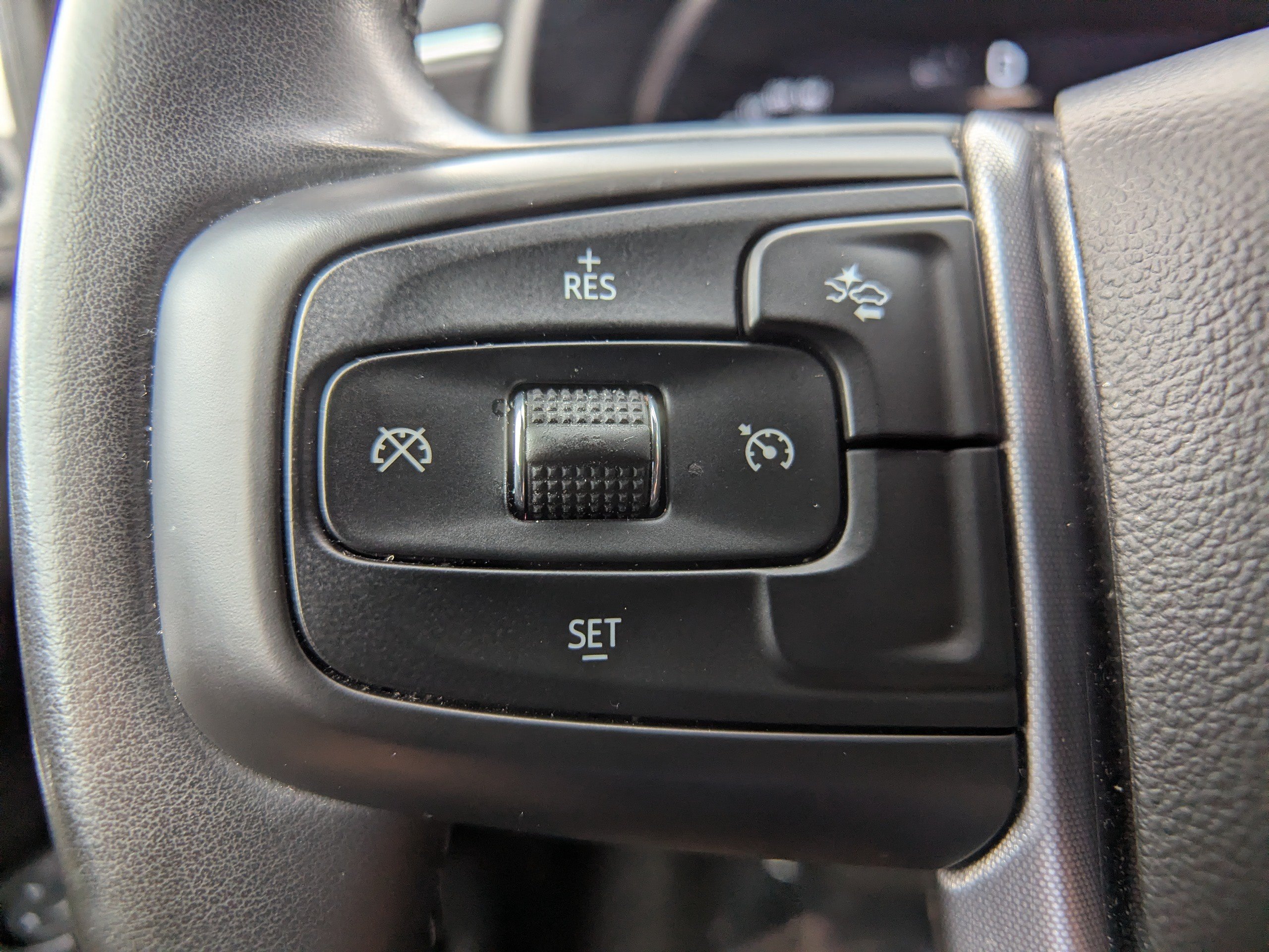 Used 2024 GMC Yukon XL SLT AWD/4WD image 27