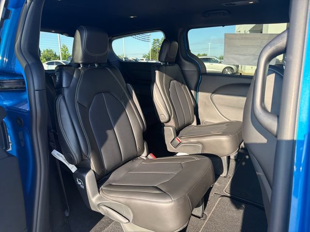 New 2027 Chrysler Pacifica Select FWD image 31