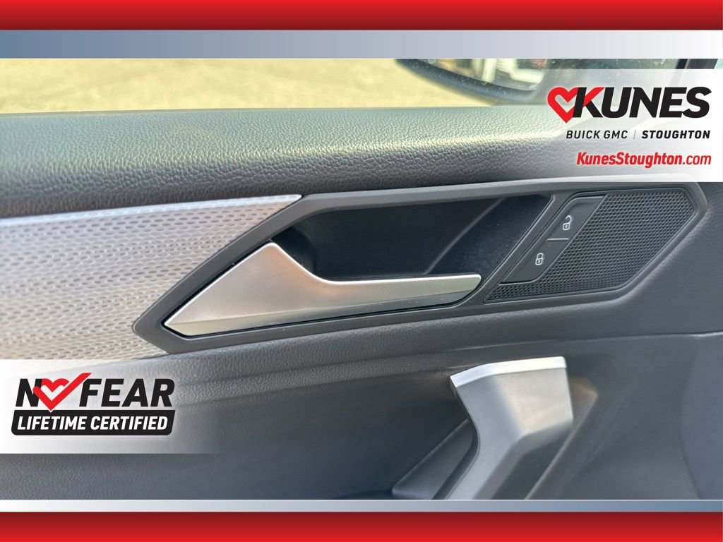 Used 2024 Volkswagen Tiguan S image 17
