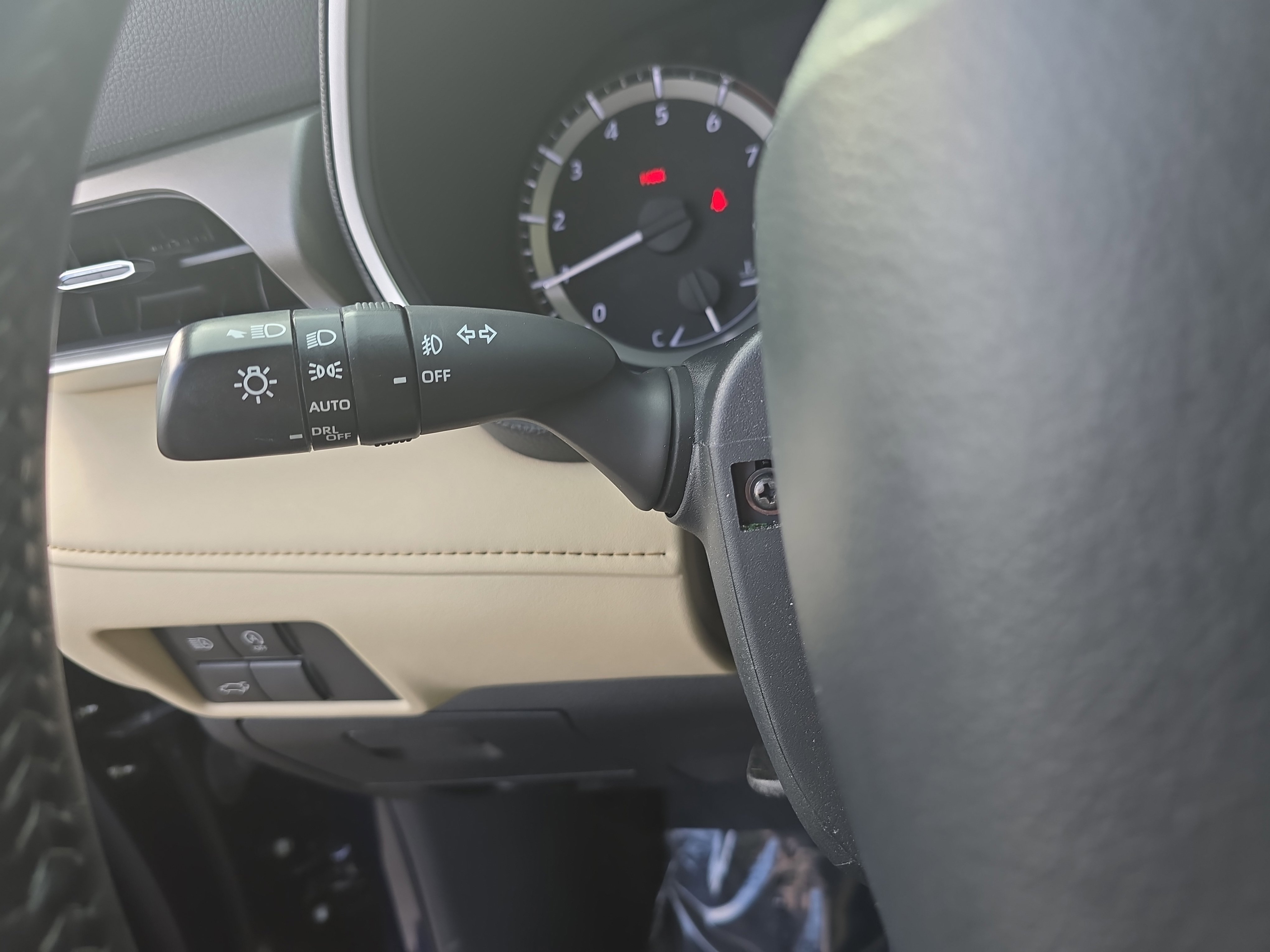 Used 2023 Toyota Highlander XLE image 27