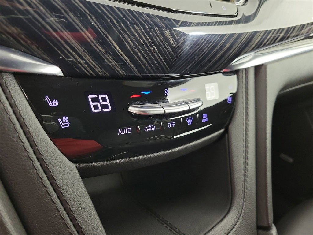 Certified 2023 Cadillac XT6 Premium Luxury image 29