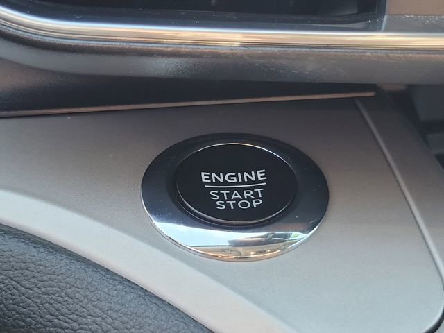 Used 2022 Ford Explorer XLT w/ Equipment Group 202A image 28