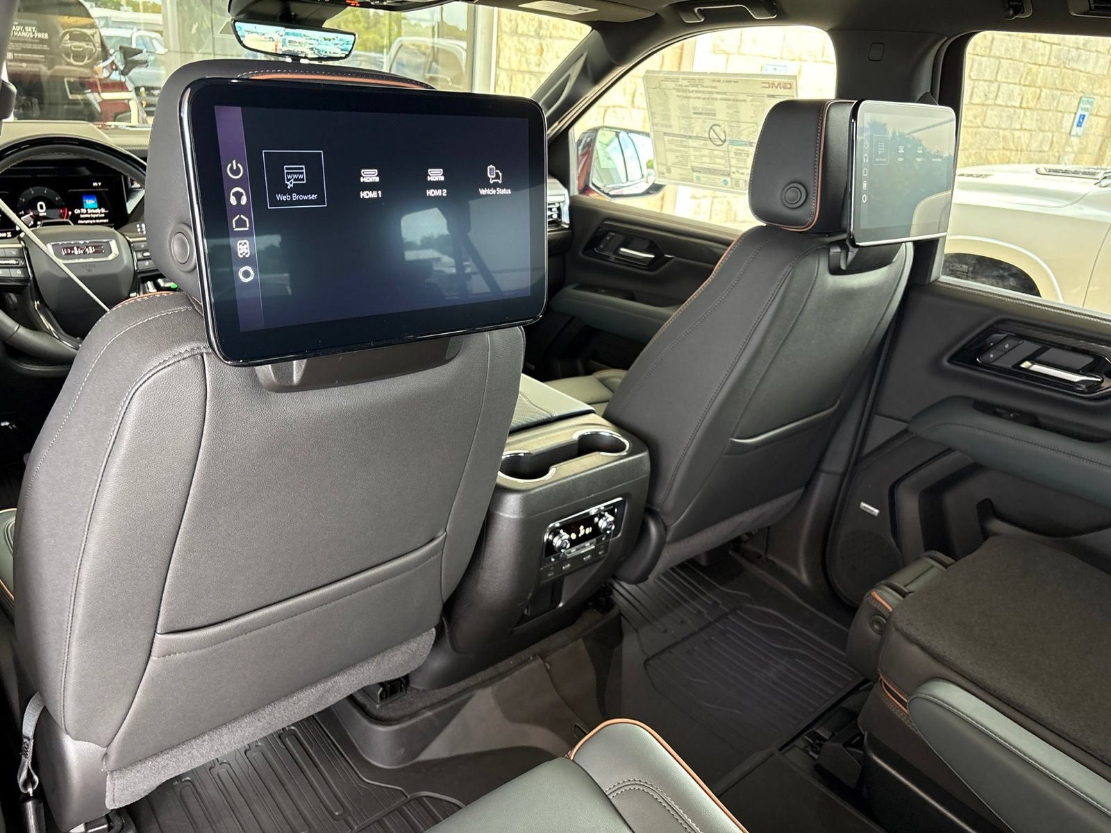 New 2026 GMC Yukon XL AT4 w/ AT4 Premium Plus Package AWD/4WD image 18