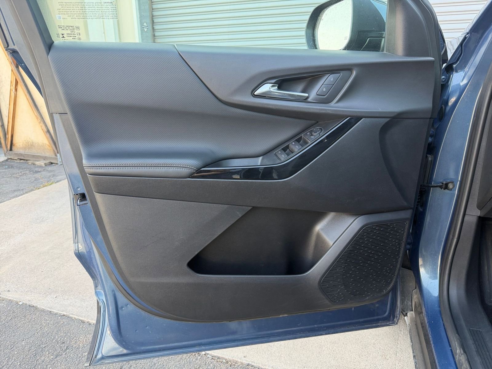 Used 2025 Chevrolet Equinox LT FWD image 18