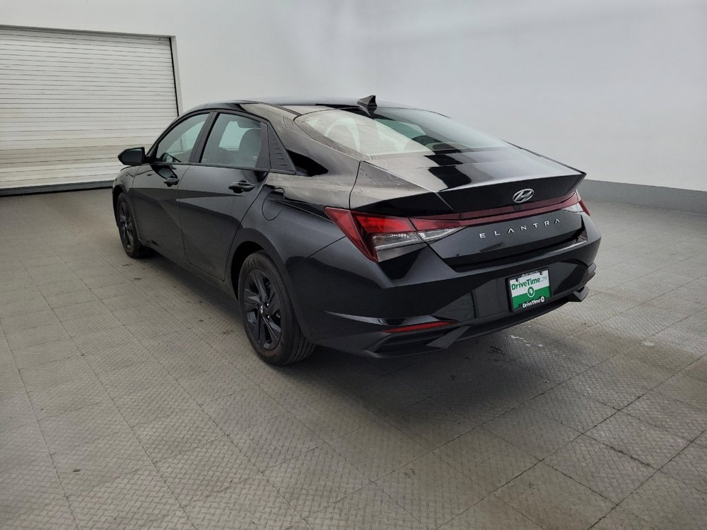 Used 2023 Hyundai Elantra SEL FWD image 5