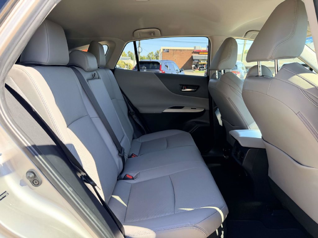 Certified 2021 Toyota Venza XLE w/ Softex Package AWD/4WD image 15