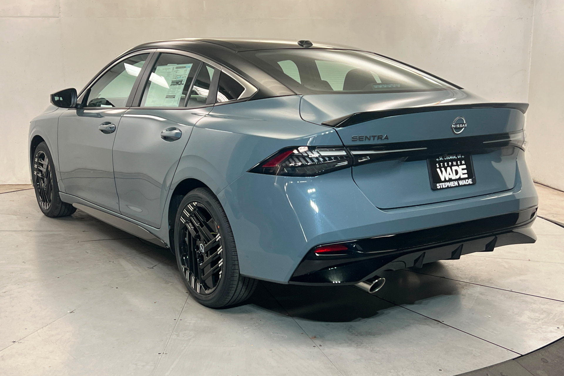 New 2027 Nissan Sentra SR w/ Floor Mat Package FWD image 3
