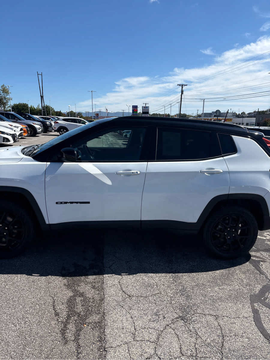 Used 2022 Jeep Compass Latitude w/ Convenience Group AWD/4WD image 23