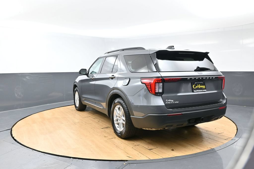 Used 2025 Ford Explorer Active RWD image 10