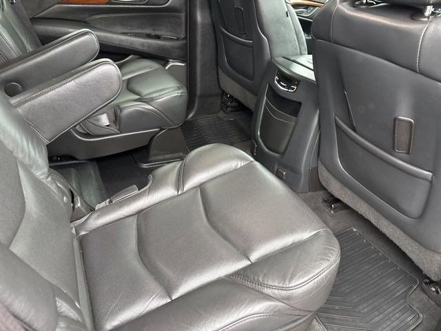 Used 2017 Cadillac Escalade Luxury image 38