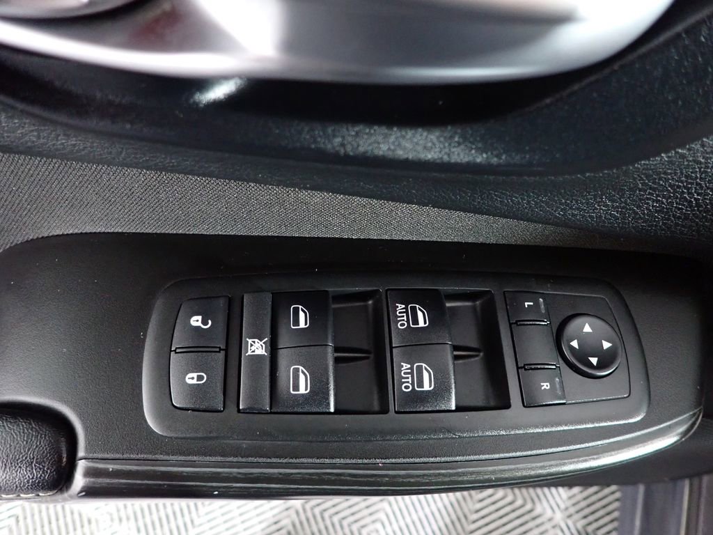 Used 2014 Jeep Cherokee Latitude w/ Cold Weather Group image 19