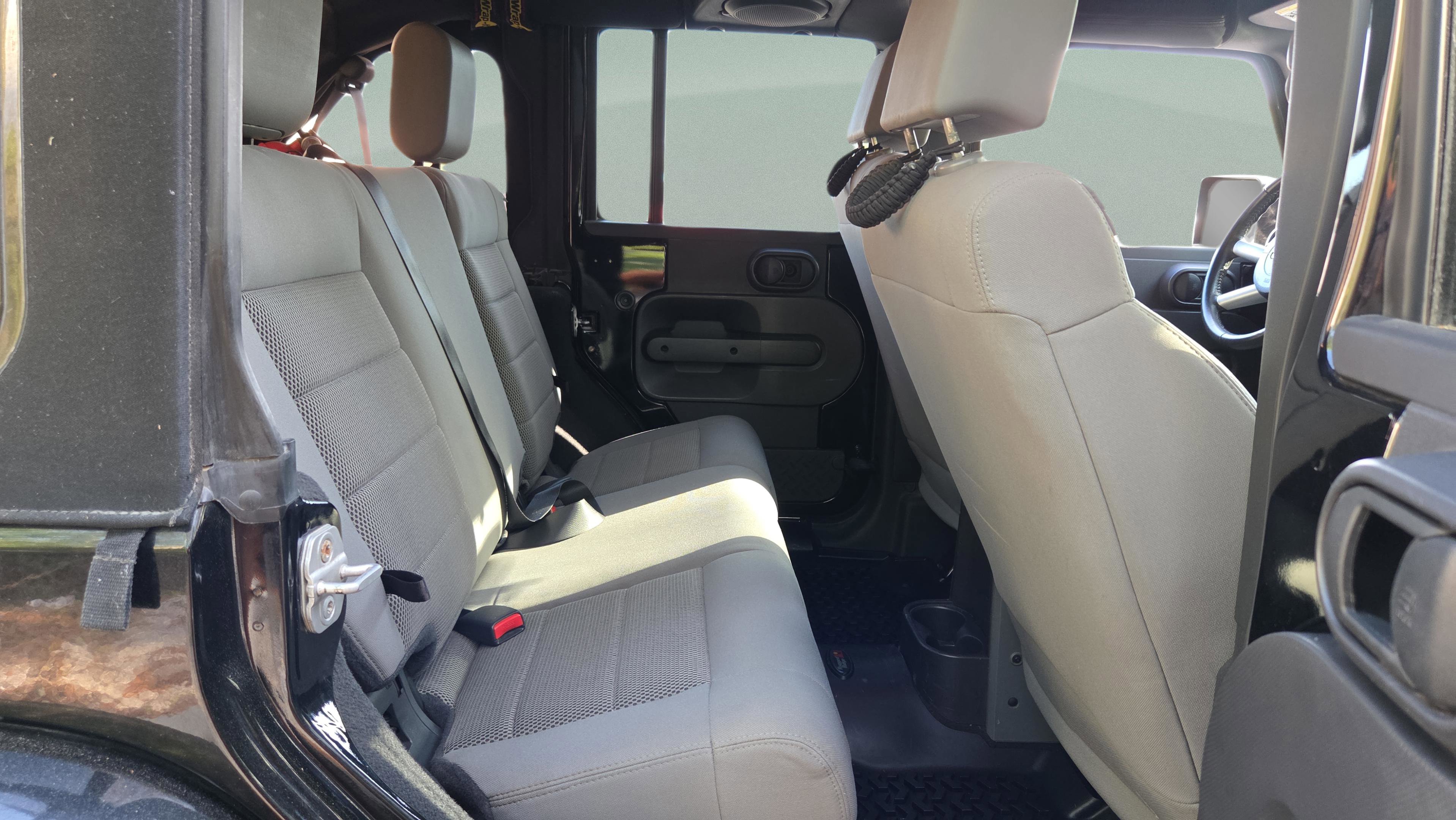 Used 2008 Jeep Wrangler Unlimited Sahara w/ Dual Top Group image 14