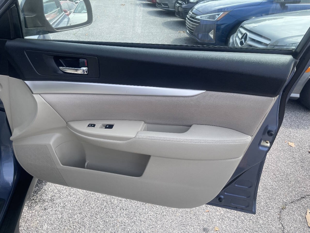 Used 2013 Subaru Outback 2.5i Premium AWD/4WD image 30