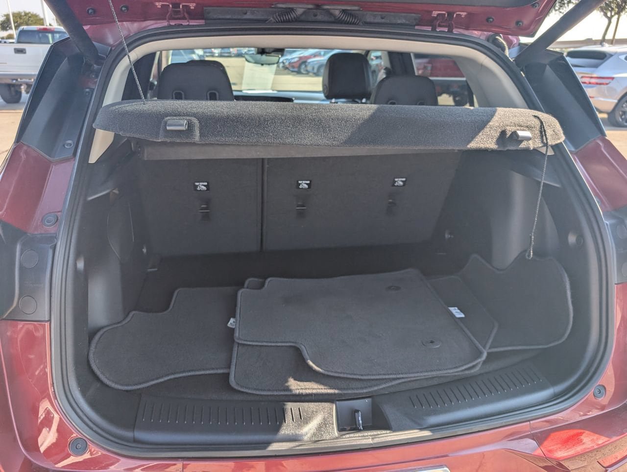 Used 2024 Buick Encore GX Avenir w/ Avenir Technology Package FWD image 27