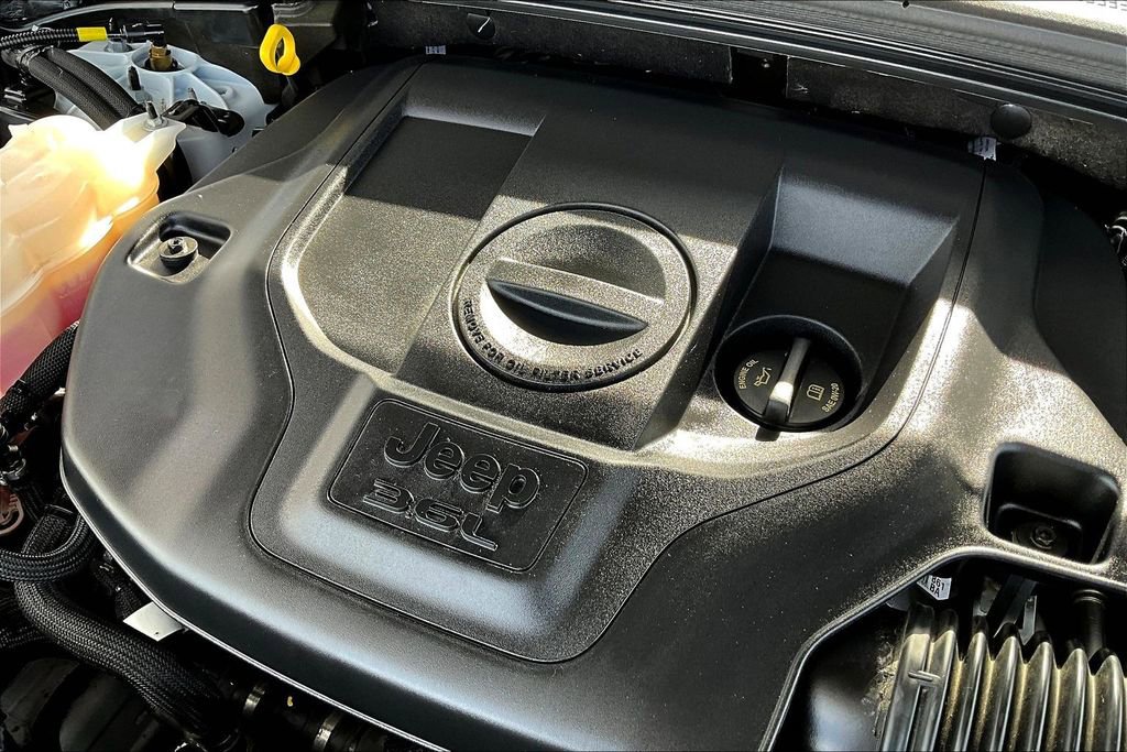 Used 2023 Jeep Grand Cherokee L Overland w/ Rear Seat Video Group I image 35