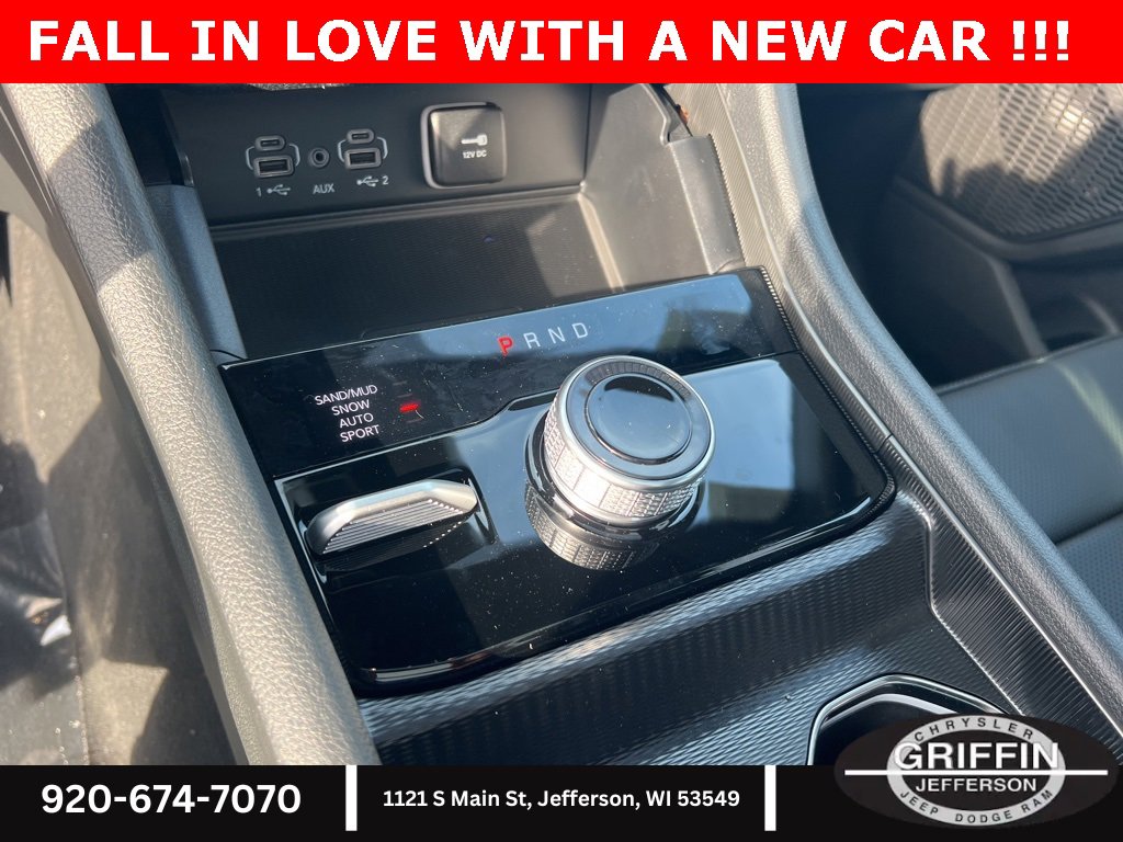 New 2025 Jeep Grand Cherokee Limited w/ Luxury Tech Group II image 21