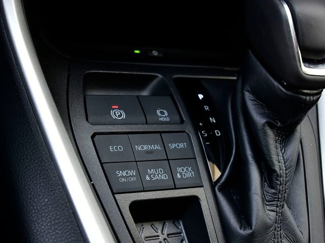 Certified 2023 Toyota RAV4 XLE Premium AWD/4WD image 27
