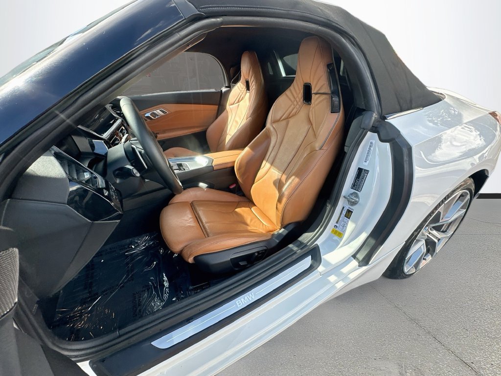 Used 2019 BMW Z4 sDrive30i w/ Executive Package RWD image 22