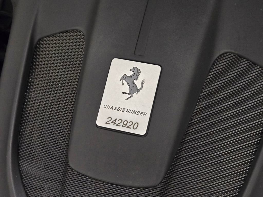 Used 2019 Ferrari Portofino image 29