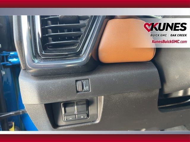 Used 2023 GMC Canyon AT4 w/ Canyon Safety Plus Package image 9