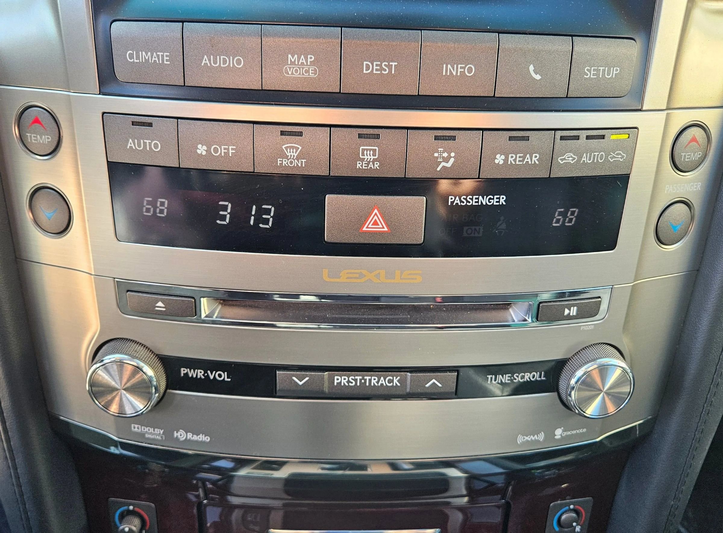 Used 2014 Lexus LX 570 4WD image 34