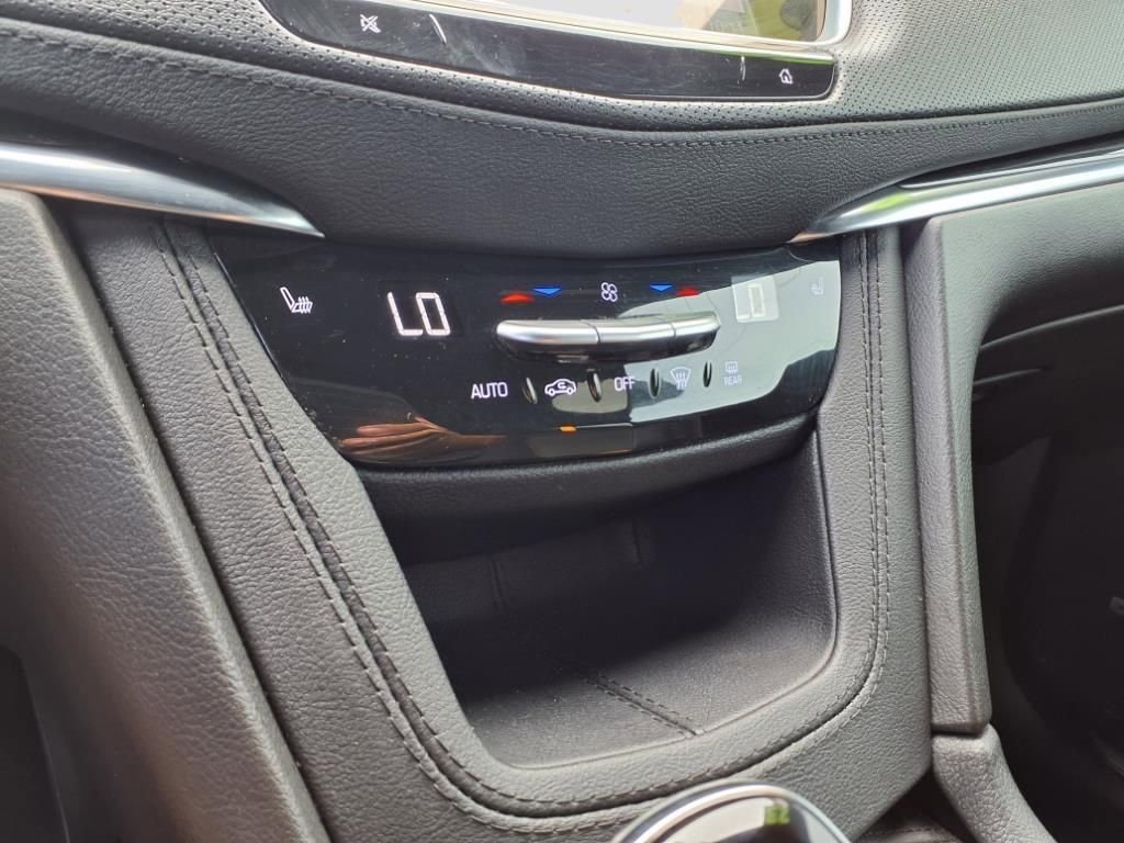 Used 2023 Cadillac XT5 Premium Luxury image 13