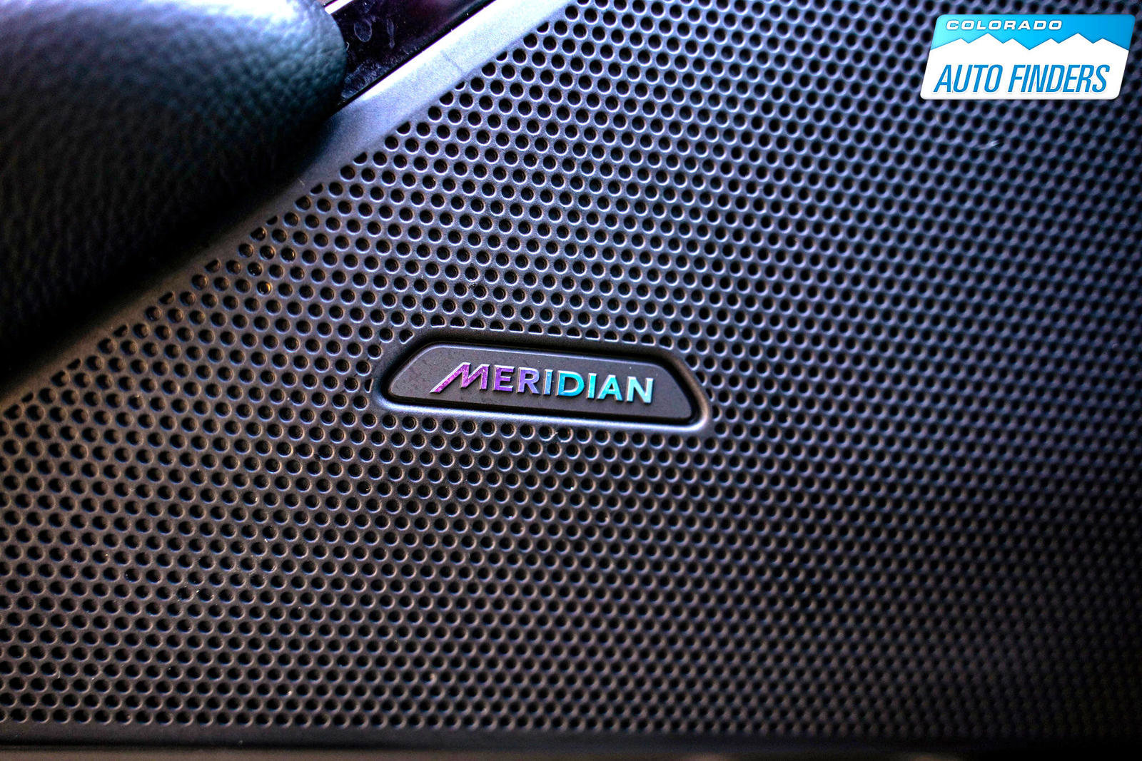 Used 2020 Land Rover Range Rover Velar S image 12