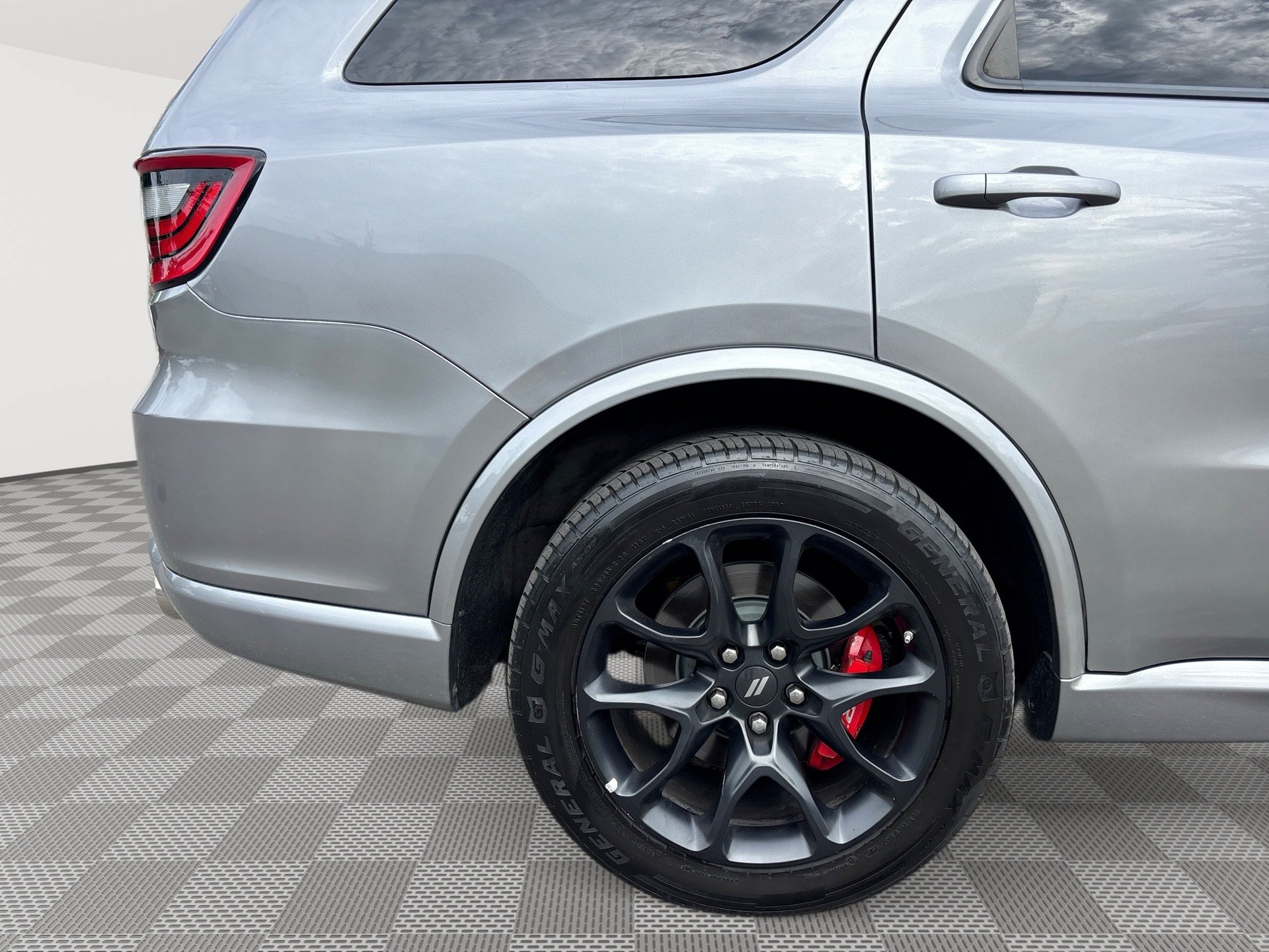 Used 2021 Dodge Durango R/T w/ Tow 'N Go Package AWD/4WD image 30